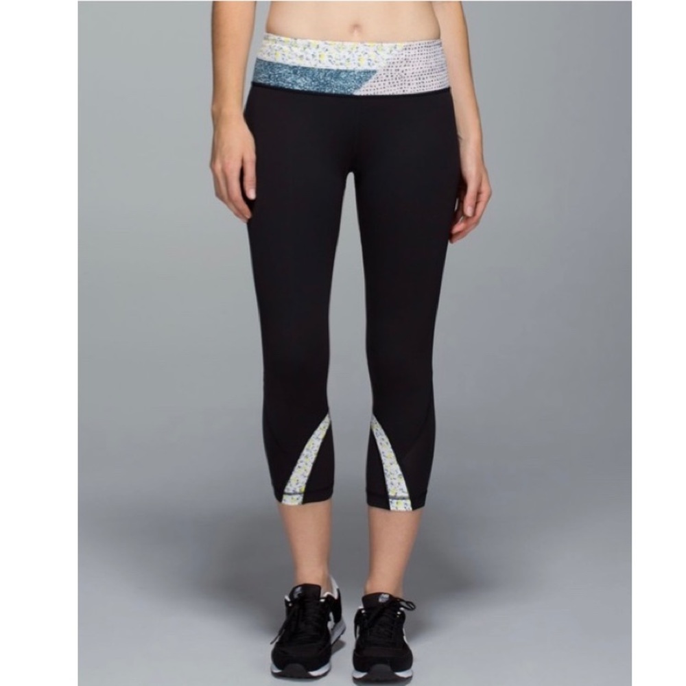 Lululemon Run Inspire Crop Pastel Floral Black Leggings Capri